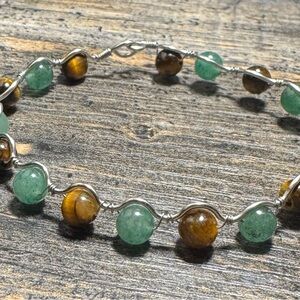 Elegant Tiger’s Eye and Aventurine Beaded Wave Bracelet